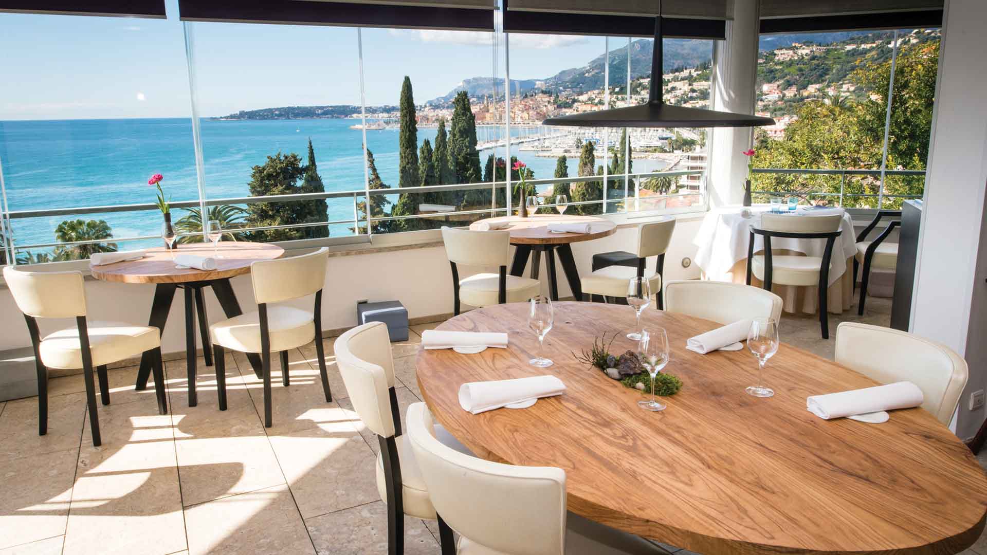 Ресторан ментона новороссийск. Ресторан миразур франция. Ресторан ментона. Mirazur ментон франция ресторан. Ресторан ментона.